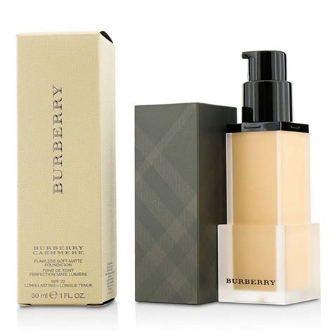 Burberry Cashmere Flawless Soft Matte SPF 20 Foundation on 